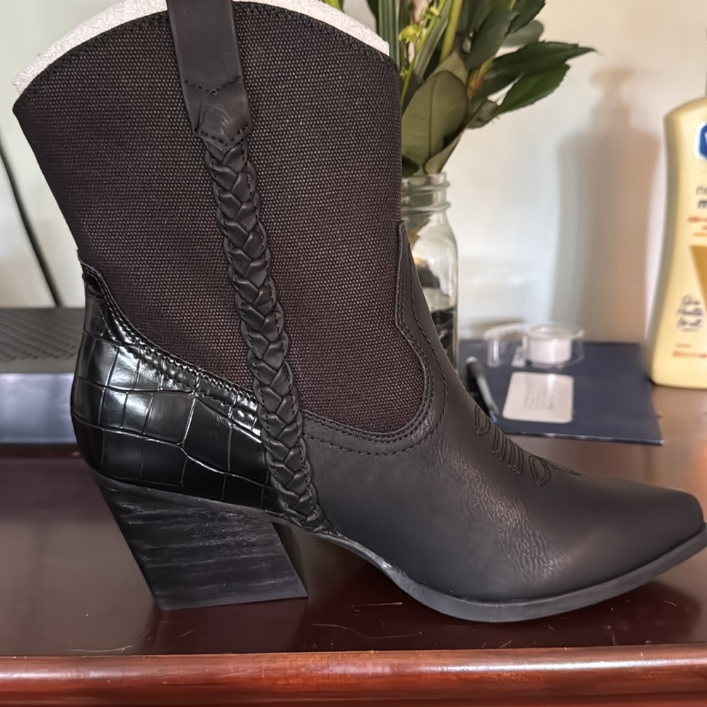 Dolce Vita black western boots - Picture 13 of 14
